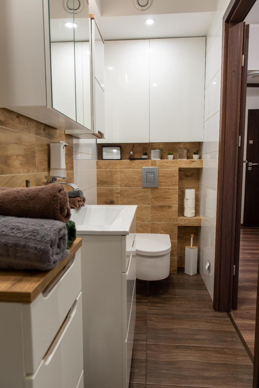 Apartament Crooked Stairs Жельона Гора Екстериор снимка