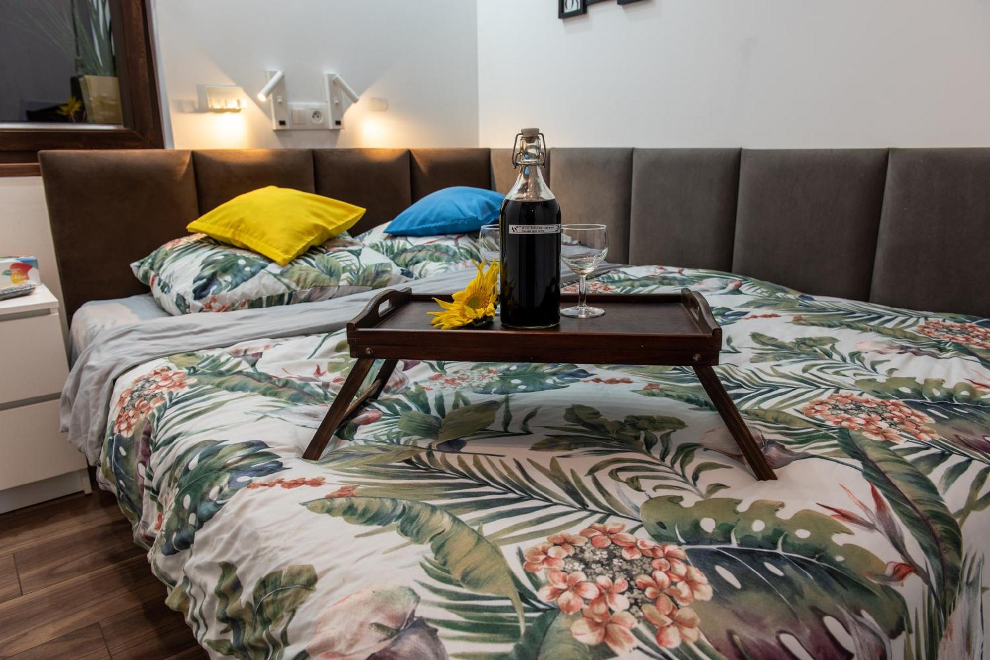 Apartament Crooked Stairs Жельона Гора Екстериор снимка