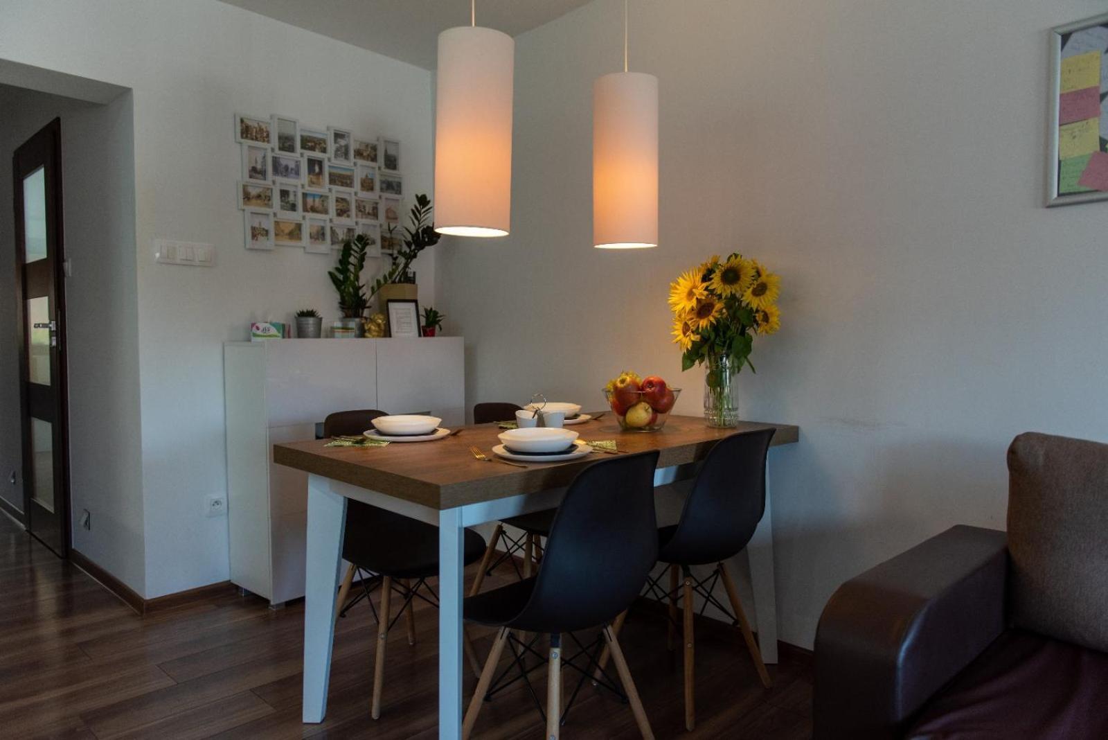 Apartament Crooked Stairs Жельона Гора Екстериор снимка