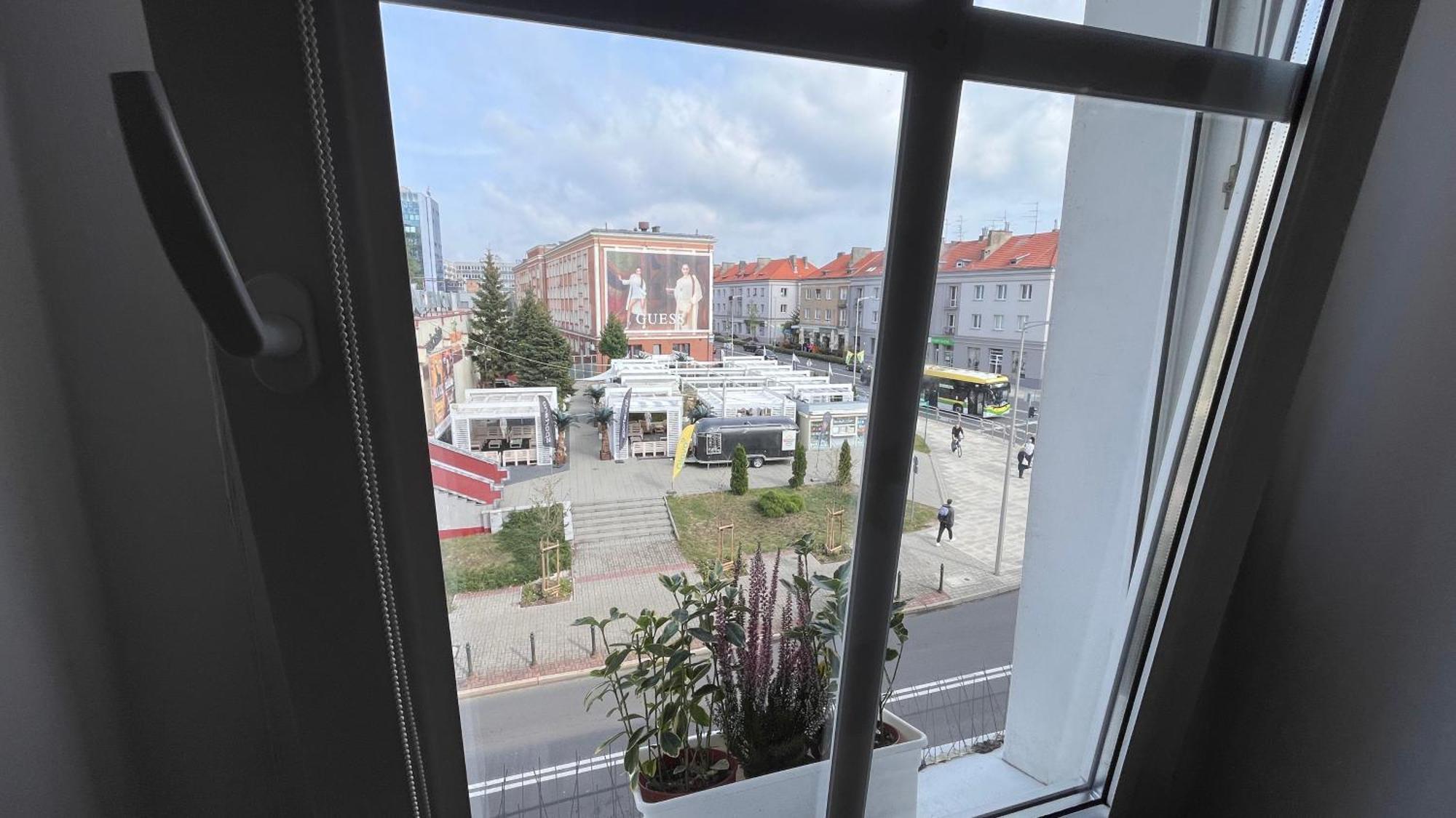 Apartament Crooked Stairs Жельона Гора Екстериор снимка